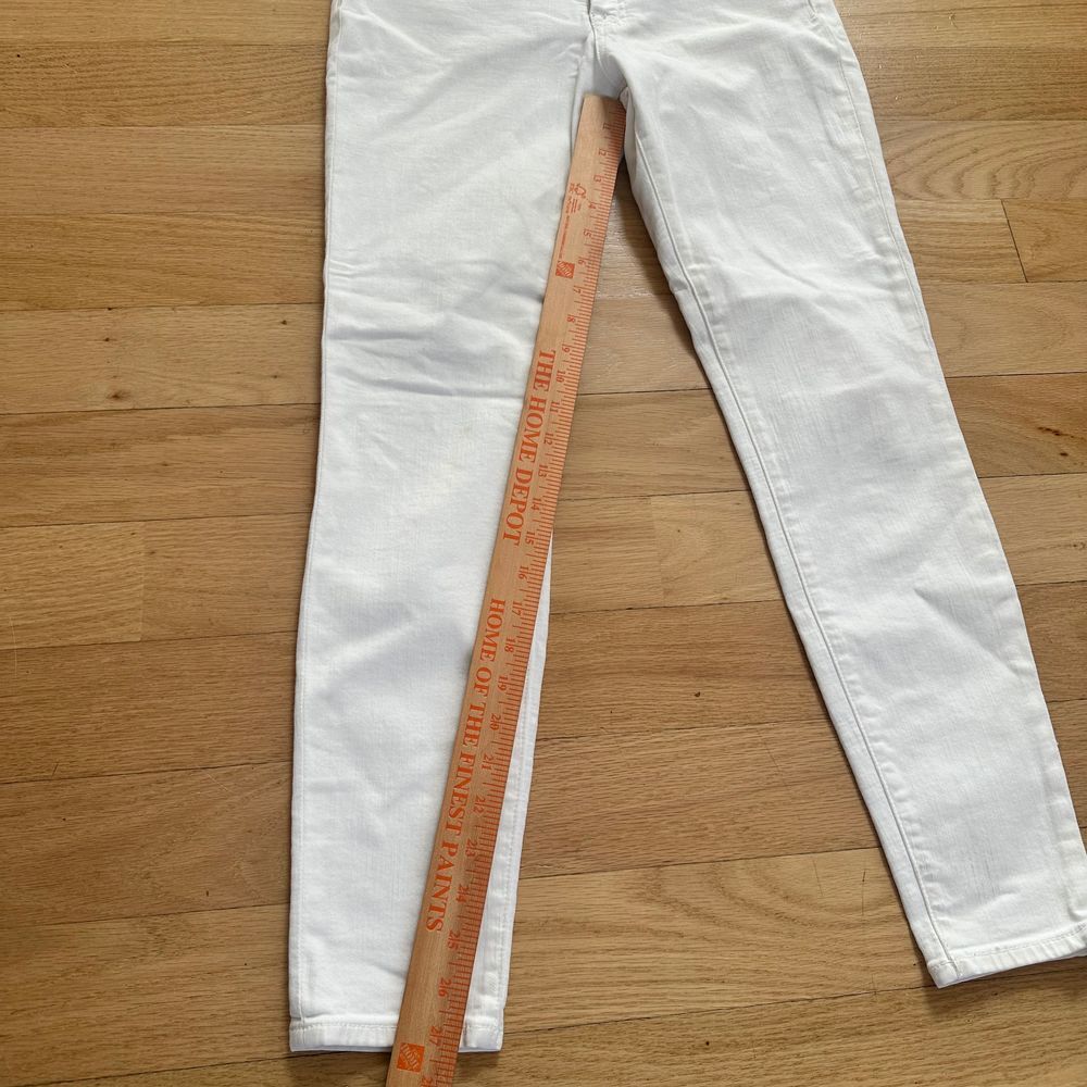 Madewell 9" High-Rise Skinny Jeans in Pure White Size 28 (Size 6) - Picture 3 of 10